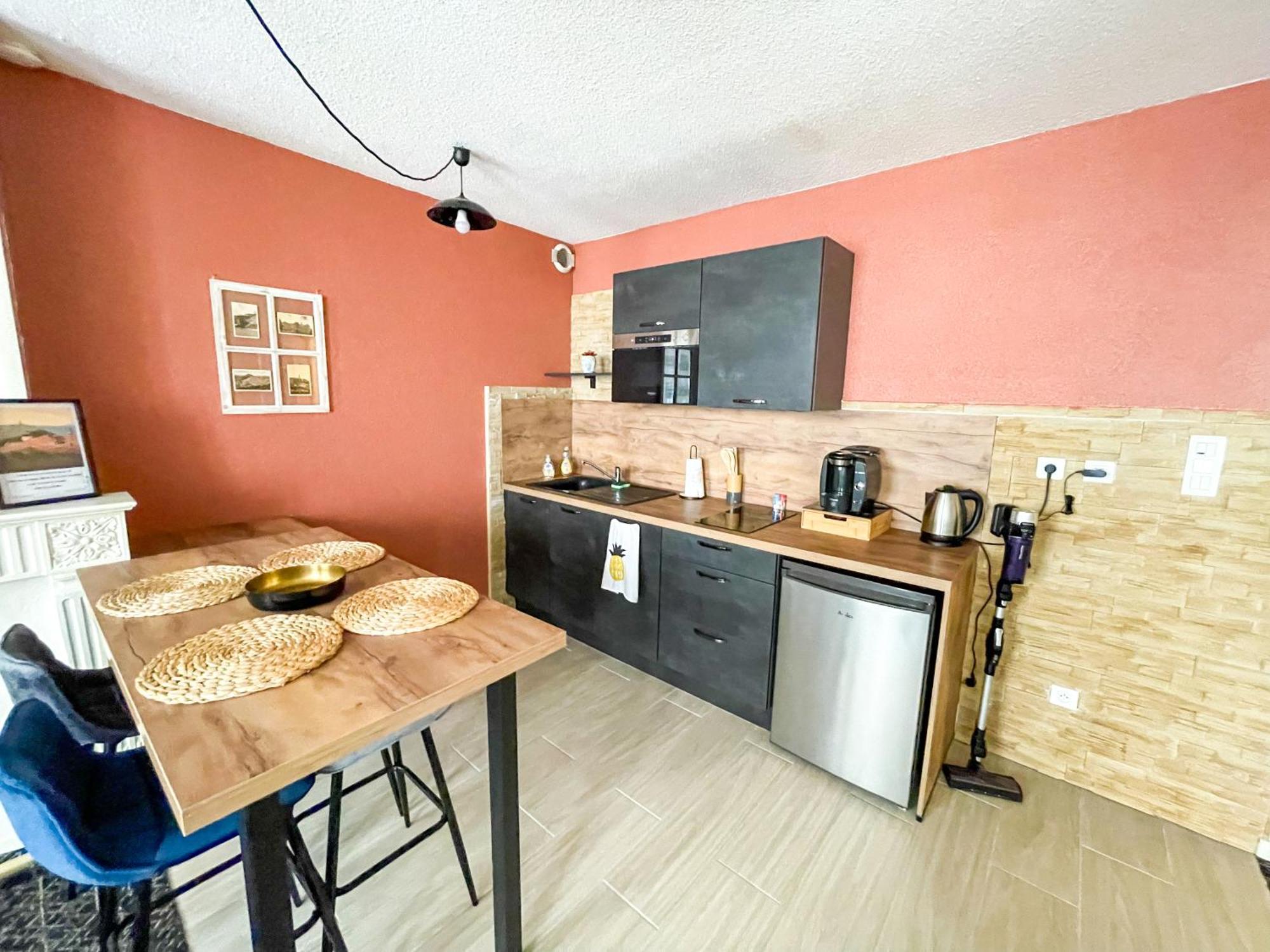 Apartment De Charmes 2-4 Personnes En Velay *